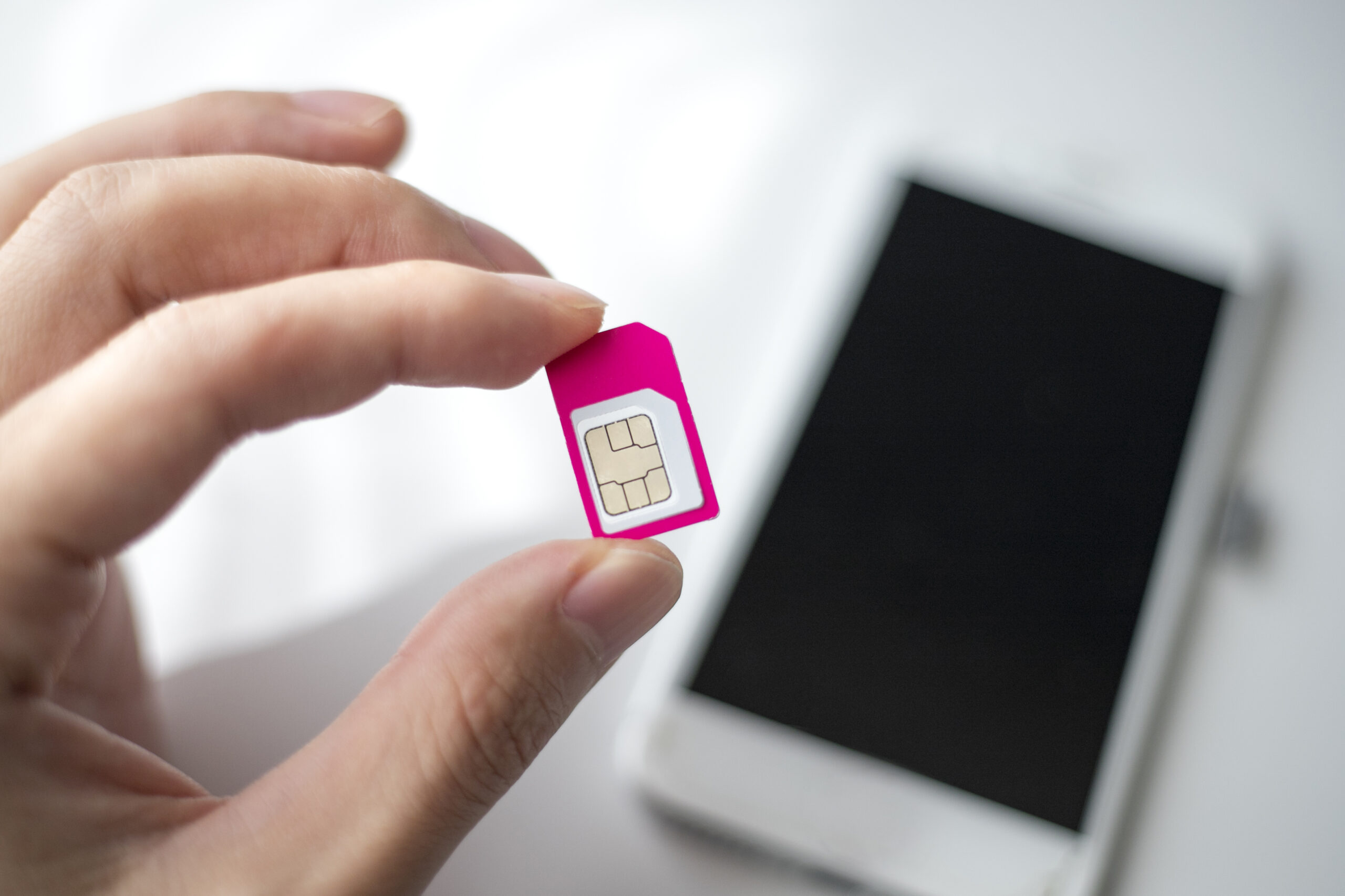 Business SIMs vs Consumer SIMs: Cost, Risk and Support for UK Businesses